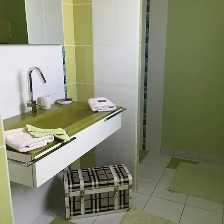 D'hotes Aube De Lune Bed & Breakfast