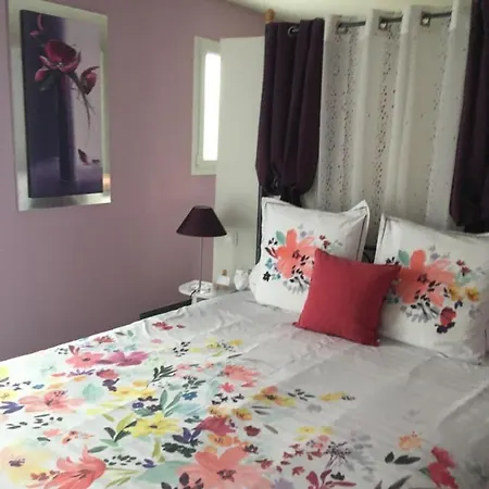 D'hotes Aube De Lune Bed & Breakfast